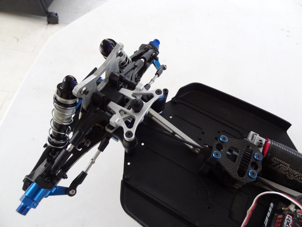 De retour sur Buggy avec un RC8.2e DSC02396